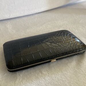 Beautiful Faux croc snap women’s black wallet gently used